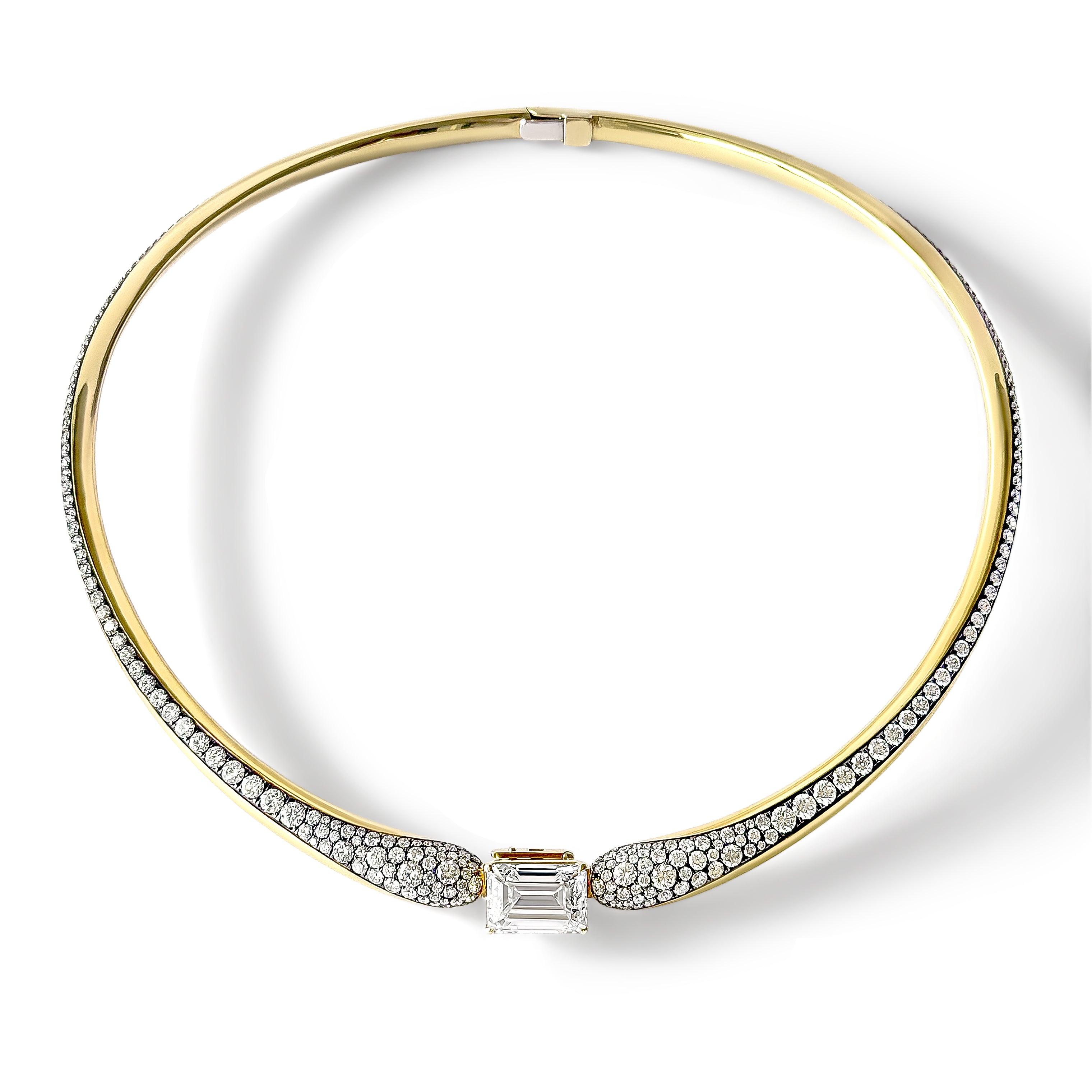 Yellow gold Ravello torque with pavé diamonds and a removable emerald-cut diamond, front view
